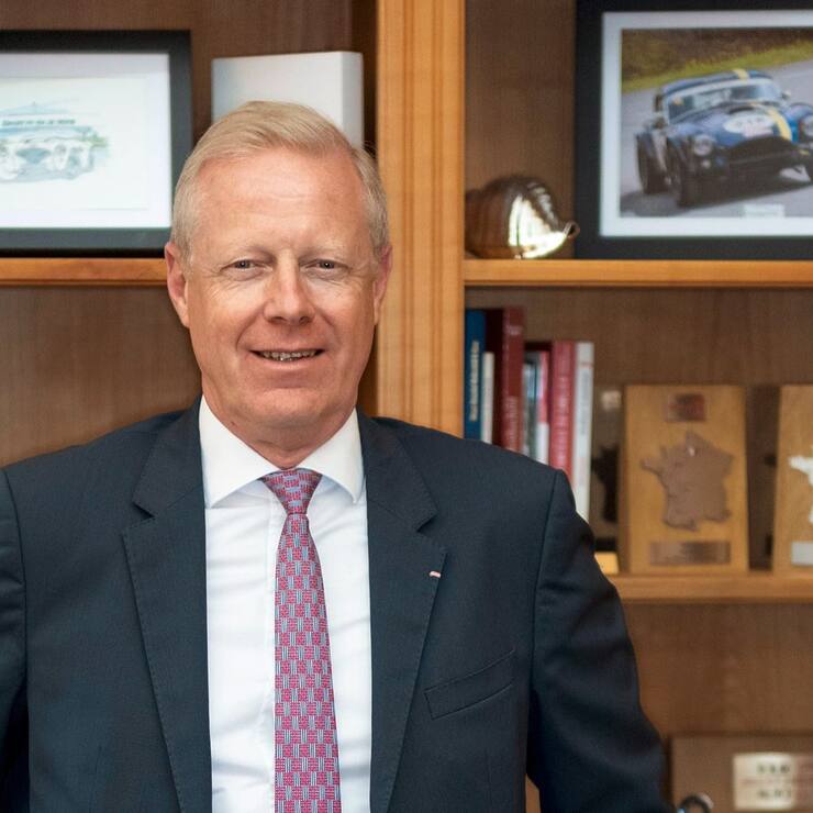 Hervé Ordioni est un passionné de courses automobiles.  En 2022, il a remporté le Tour Auto avec Thierry Boutsen, ancien pilote de formule 1.  