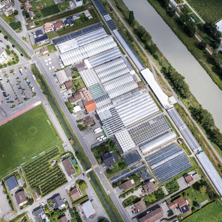 La fermeture de l’entreprise familiale Granges et Guenot est un coup dur pour Fully, qui perd ainsi  son plus grand employeur. Tout se serait précipité à la suite du rachat par Coop des magasins Jumbo. 