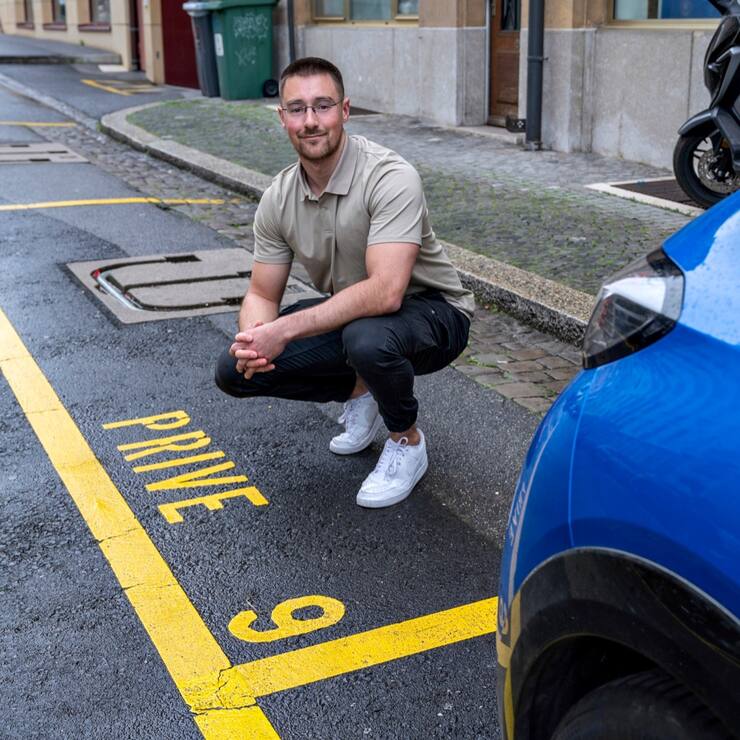 3 avril 2024  Lausanne     application de parcage   Le airbnb des places de parc arrive ï¿ï¾  Lausanne, aprï¿ï¾¨s Fribourg. Explication avec son fondateur Thibaut Ranger.    les photos de places sont des exemples pour illustrer ce sujet  et ne sont pas ï¿ï¾  partager sur son application   photo:  Patrick Martin