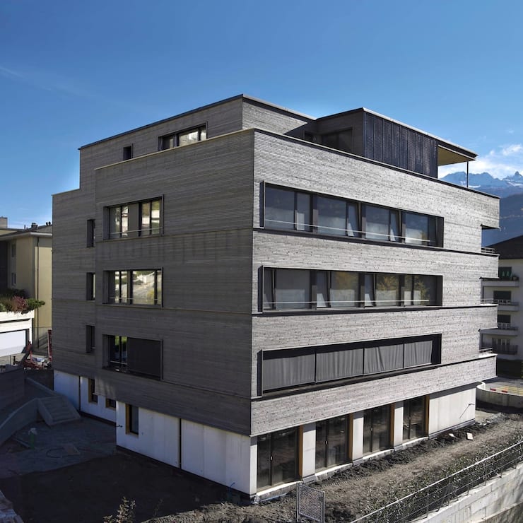 Le projet Sakura, achevé en 2020 à Sion, est un condensé d’innovations. Avec 53 500 kWh/a au total, l’immeuble assure une autoproduction de 71%.