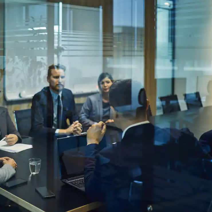 Pourquoi la confiance dans les femmes dirigeantes diminue