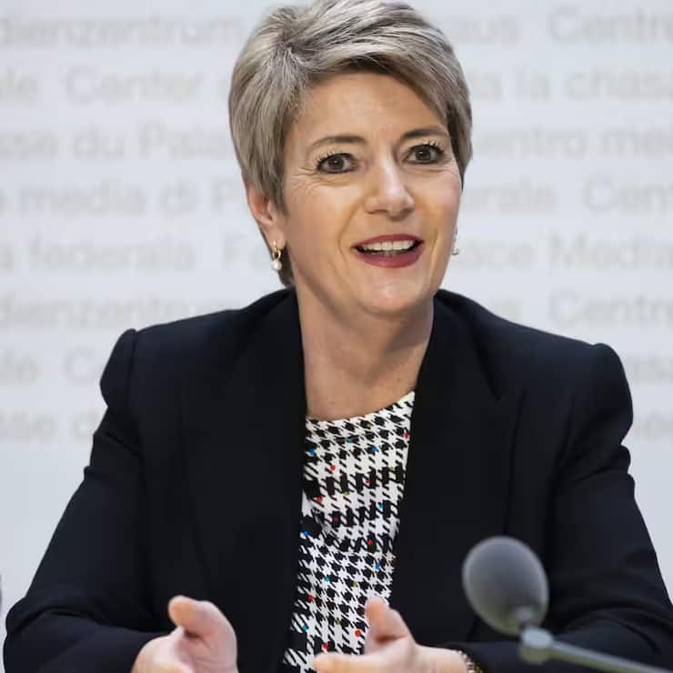 Karin Keller-Sutter veut taxer les capitaux des rentes.