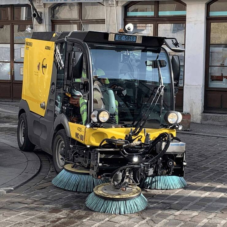 Les véhicules de la ville sont munis de caméras qui traitent les informations en direct pour planifier les zones à nettoyer.