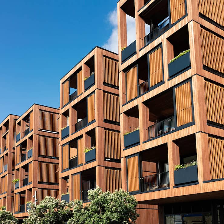 Le bois dans la construction: avantages, défis, implications et ouvrages exemplaires