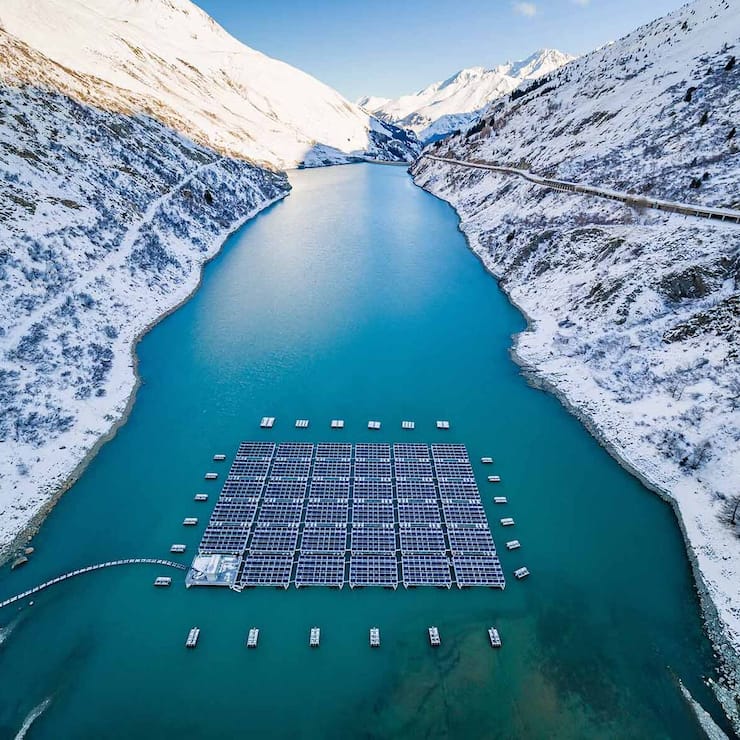 Parc solaire flottant sur le lac des Toules