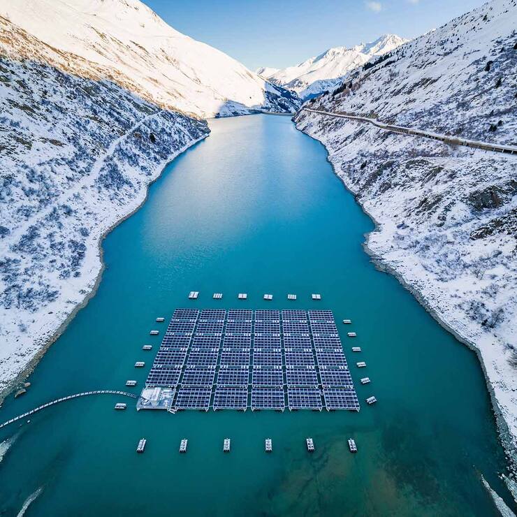 Parc solaire flottant sur le lac des Toules 
