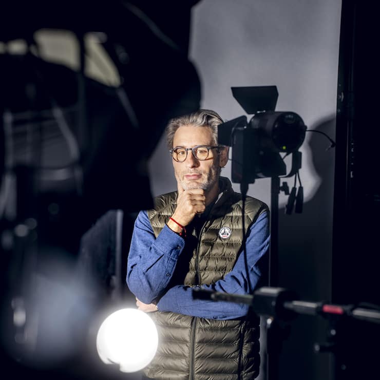 La société Point Prod (en photo, le directeur associé David Rihs) est active au sein d’un bâtiment nommé Le Cube. Ce hub audiovisuel et digital genevois rassemble plusieurs entreprises et agences du Groupe Point Prod Actua, ainsi que la chaîne de télévision Léman Bleu.