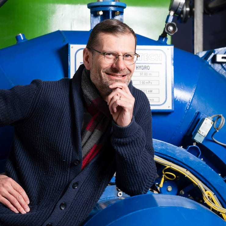 La Société électrique des forces de l’Aubonne (SEFA), dirigée par Laurent Balsiger, abandonne sa flotte de bus, une activité reprise en début d’année par CarPostal.