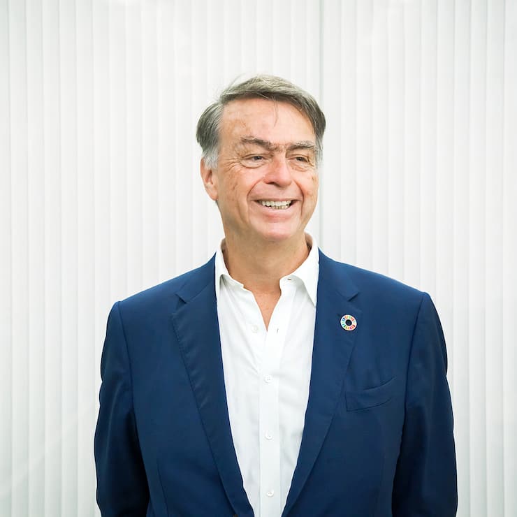 AndrÃ© Hoffmann.Photo: Â©Mark Henley/Panos Pictureswww.markhenleyphotos.com