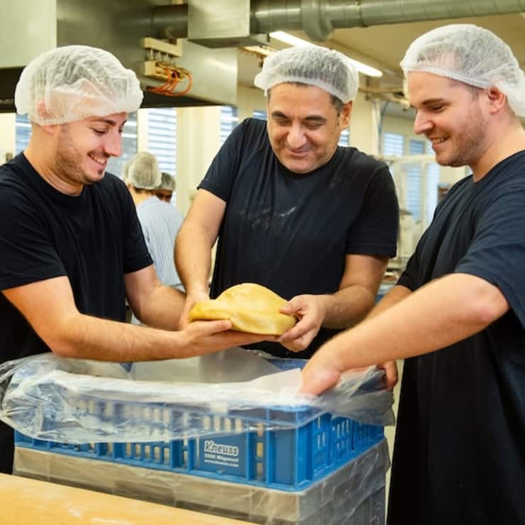 UBS Helpetica Une boulangerie qui a du cœur video
