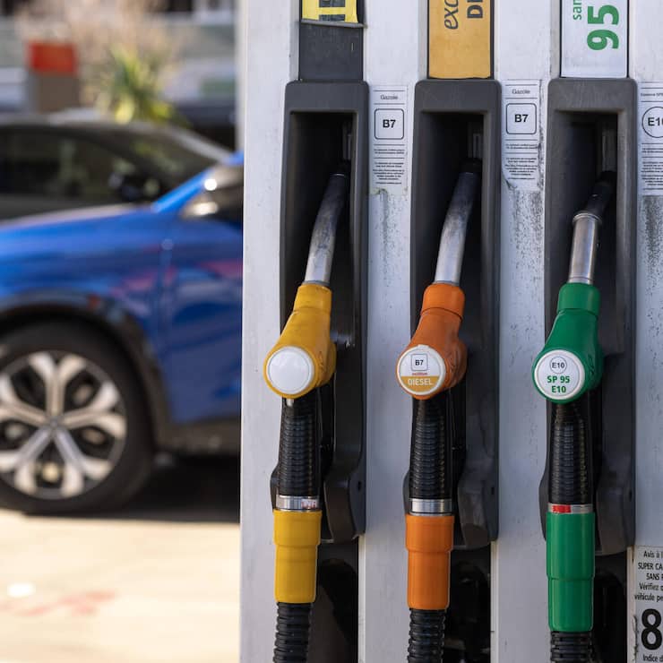 Hausse du prix de l essence redoutee dans les stations-services