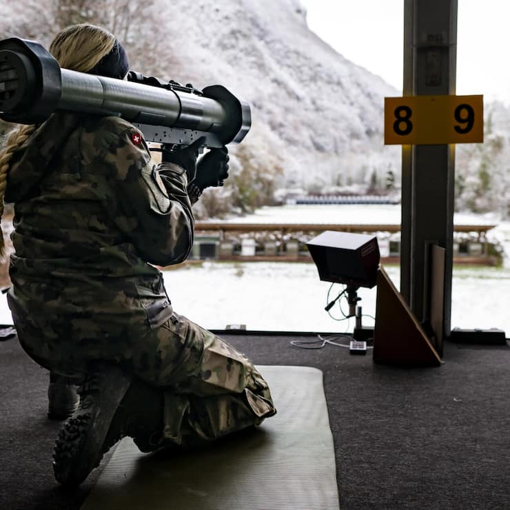 Dans les prochaines années, l’armée devra moderniser son matériel et ses infrastructures, générant de nombreuses commandes publiques, dont une part sera destinée aux PME.