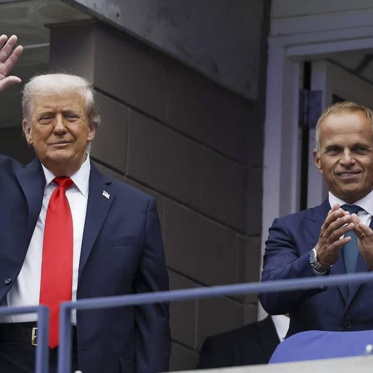 <p>Jean-Frédéric Dufour (d.) et Donald Trump (g.) début septembre lors de la finale de l'US Open à New York.</p>