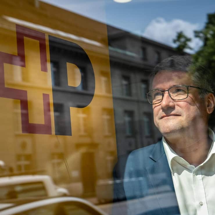 <p>Le président du conseil d'administration Christian Levrat apporte un contrepoids politique. L'ancien président du PS défend la stratégie d'expansion du groupe public.</p>