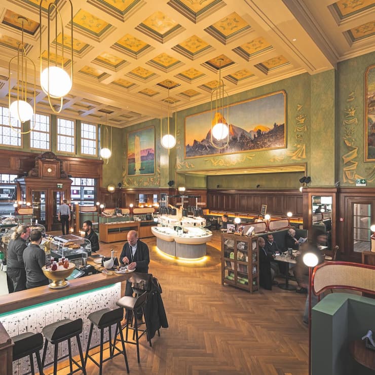 Tibits a transformé en 2018 le mythique Buffet de la Gare de Lausanne. Au total 1300 commerces sont situés dans les gares en Suisse. 