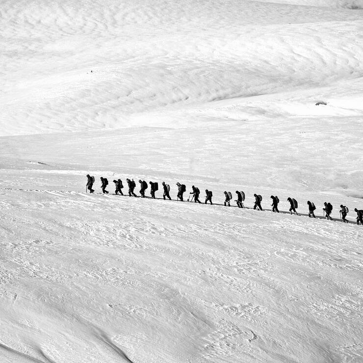 trekking-299000_1920