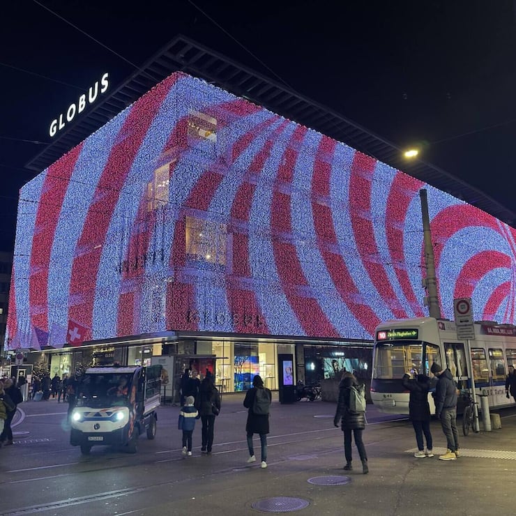 <p>Grand magasin Globus à la Bahnhofstrasse de Zurich : l'entreprise fera désormais appel aux services de gestion de sa maison mère Central Group en Europe.</p>