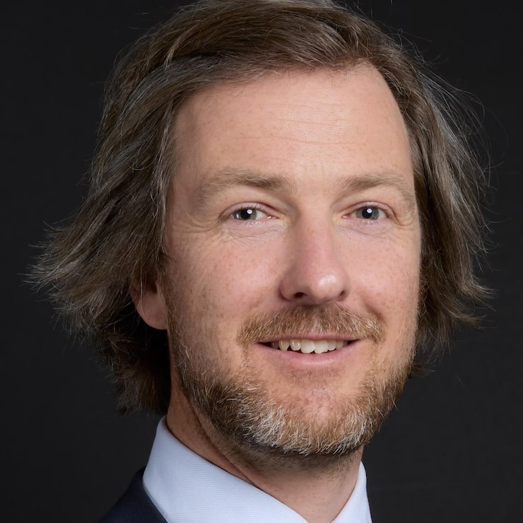 Cedric Panchaud est avocat et expert fiscal diplômé chez Beker Guiramand & Associés.