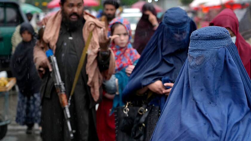 Le chef suprême de talibans a ordonné aux Aghanes de porter un voile intégral en public, de préférence la burqa en mai (archives).