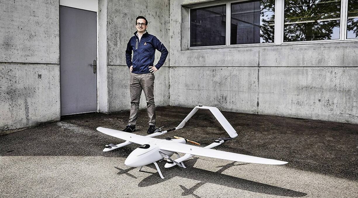 BIBL_10_TheDroneAcrobats_002