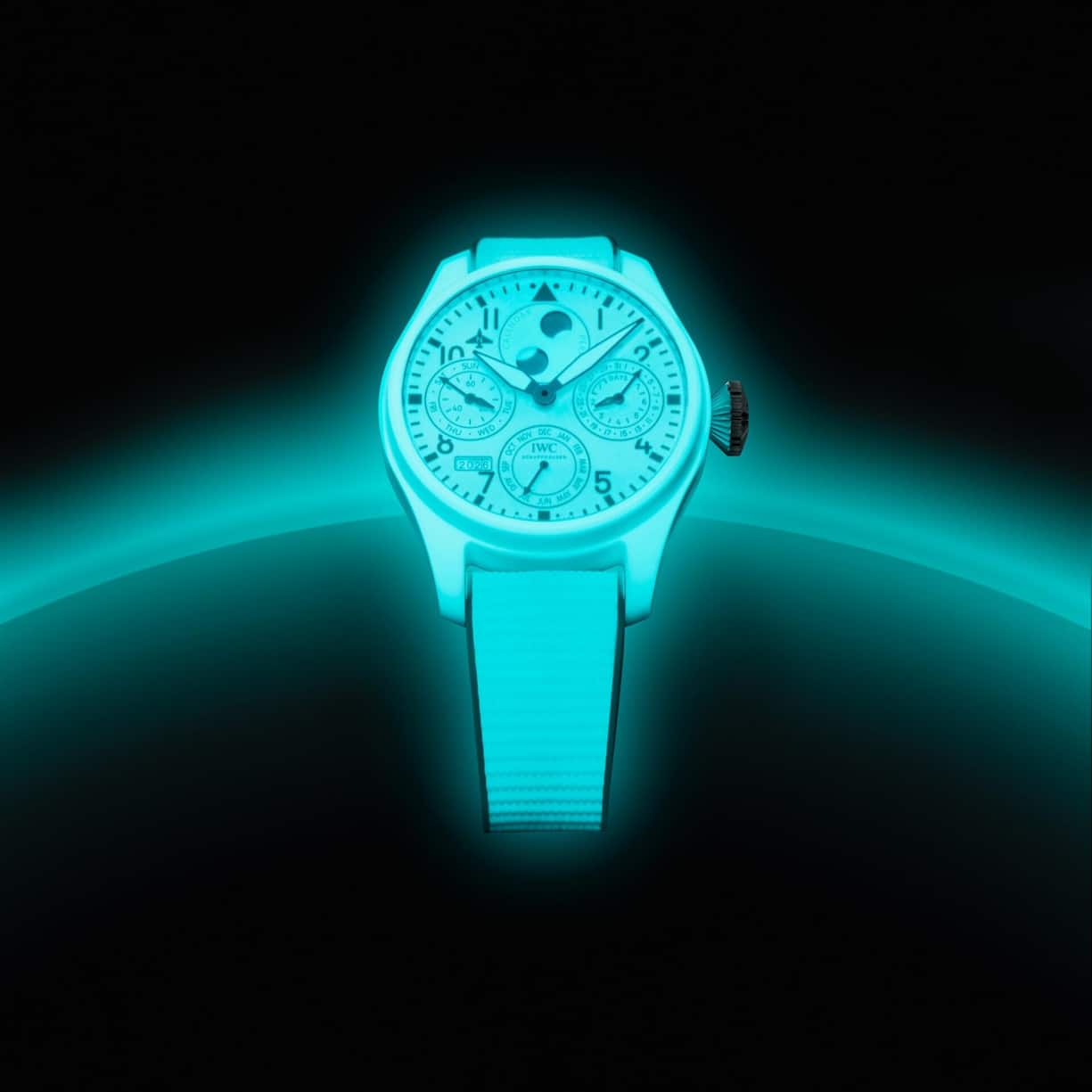 Gehäuse: 46,5 mm, Ceralume (weisse Leuchtkeramik), Werk: IWC Manufakturkaliber 52616; Preis: 65’000 Fr.