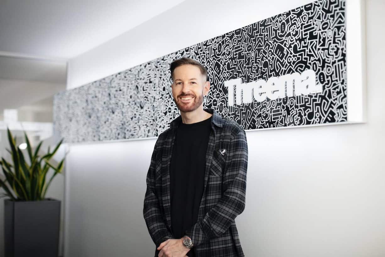 Avec l’application de chat Threema, Martin Blatter assure une communication sûre et respectueuse de la protection des données.