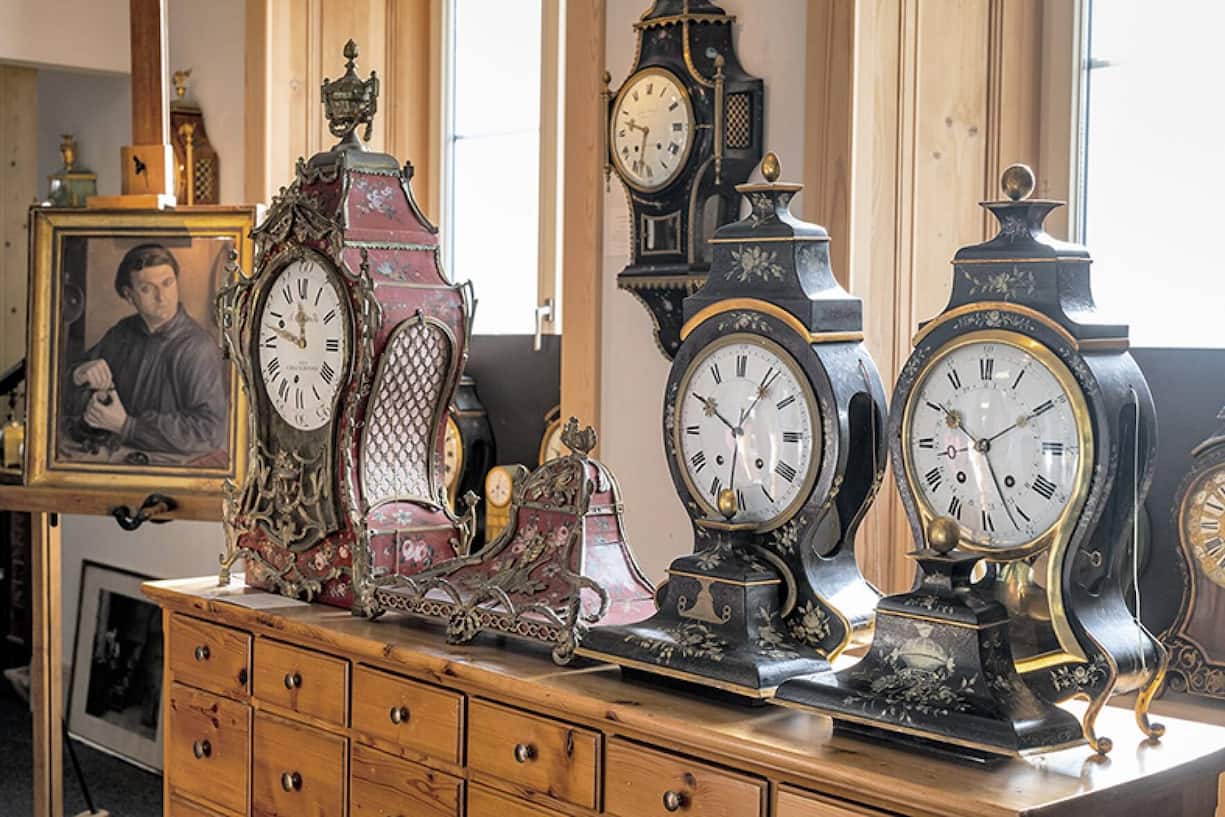 Chaque pendule a sa raison d’être, ses spécificités, son histoire. Dominique Mouret ne les collectionne pas. Il vit avec.