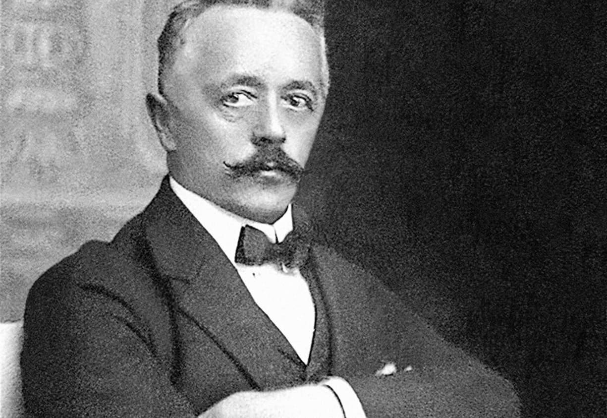 La corderie artisanale, fondée en 1862 par Kaspar Tanner, est ensuite dirigée par son fils, Oscar Tanner (photo). La société restera en mains familiales jusqu’en 1924.