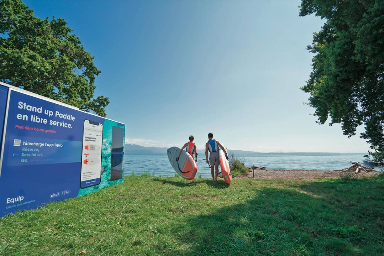 Le «locker». Une armoire à six casiers où sont rangés autant de paddles que leurs utilisateurs peuvent louer et payer par internet.