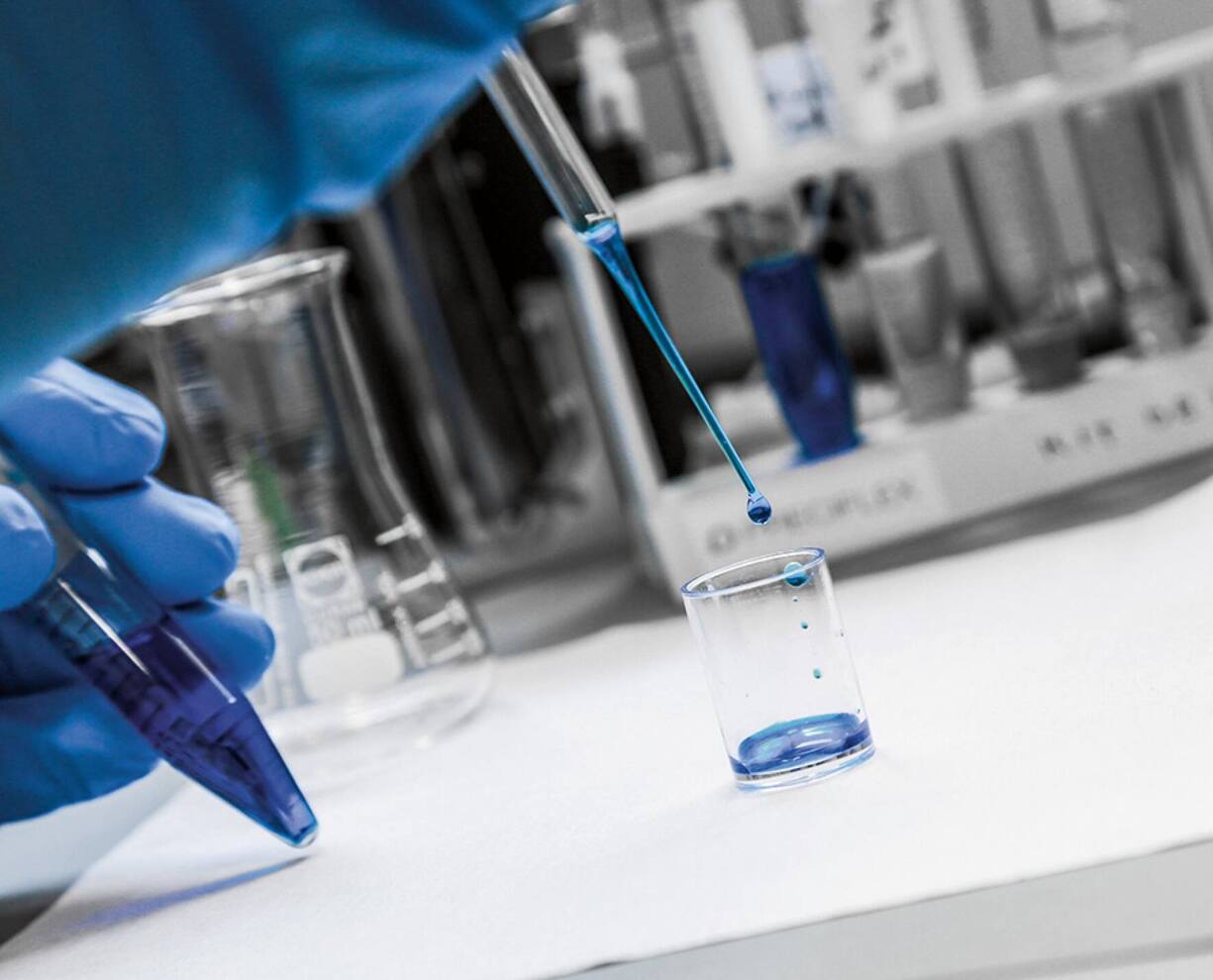 Le microfluidique est la science et la technique des systèmes manipulant des fluides dont les dimensions sont de l'ordre du micromètre.