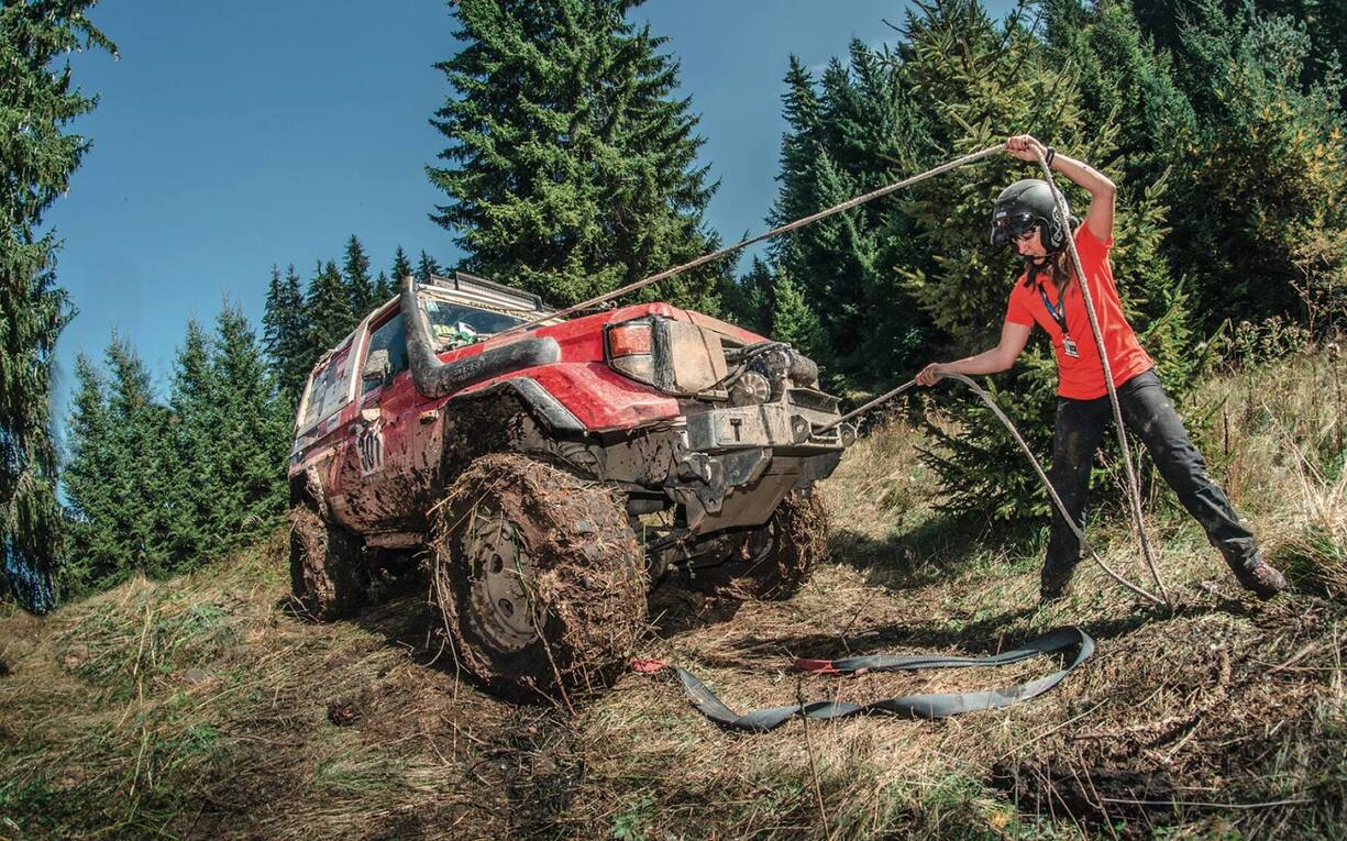 Au seuil de la trentaine, Roland Brack s’est pris de passion pour le rallye automobile. Il participe à de nombreuses courses, comme le Balkan Offroad Rallye 2015.