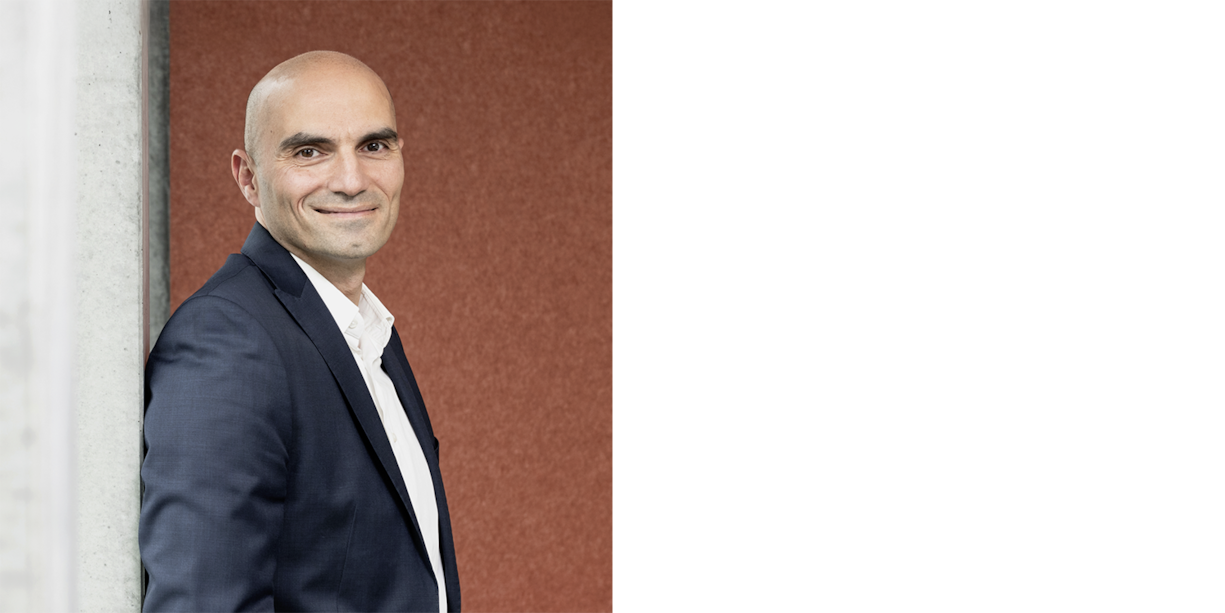 Mohamad Ali Mahfouz aide les clients à utiliser correctement les nouvelles technologies.