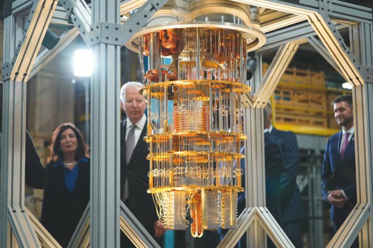 Le 6 octobre, le président américain, Joe Biden, visitait le centre de données quantiques d'IBM, à New York.