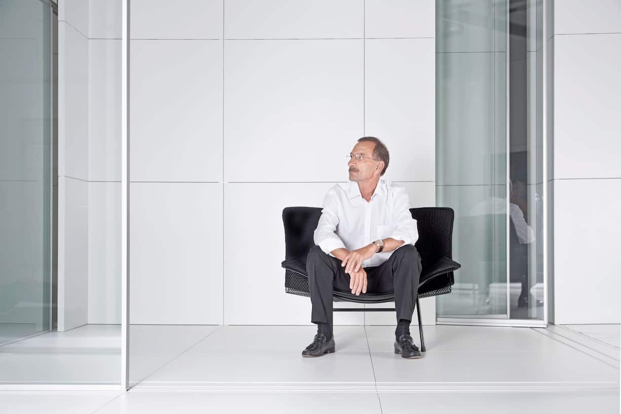 Passionné d’orchidées, Eric Joray, aujourd’hui décédé, est le concepteur de la vitre minimale, qu’il a breveté en 1992. Deux ans plus tard, il dépose la marque Vitrocsa.