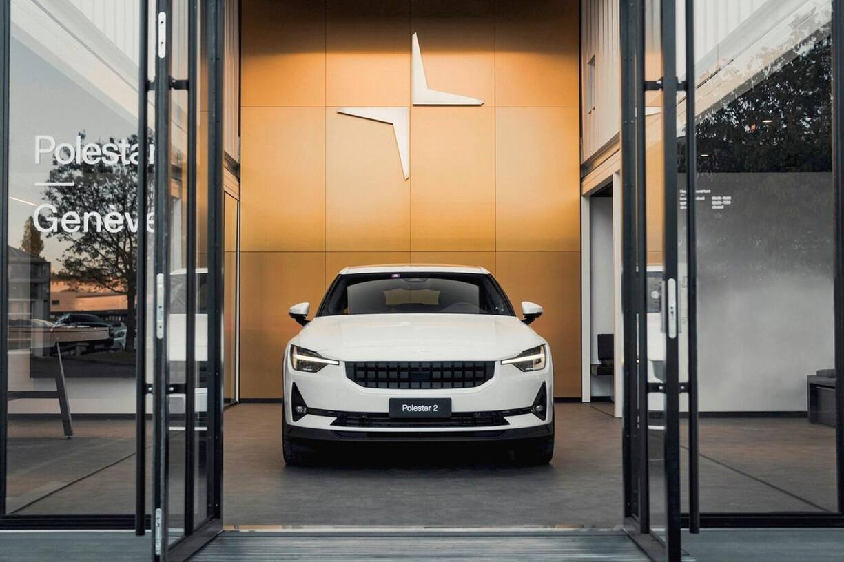 Que ce soient les nouveaux arrivants ou des marques automobiles historiques, tous s’offrent à prix d’or les meilleures adresses en Suisse, dans des ambiances élégantes, et fournissent des services cinq étoiles à leurs clients.