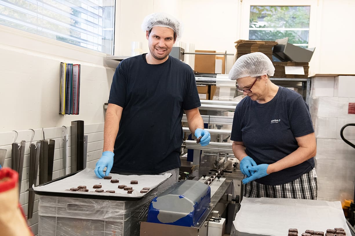UBS Helpetica Aktion in der BÃ¤ckerei Stiftung ZÃ¼riwerk mit UBS MitarbeiterInnen, 20. Oktober 2025, Wallisellen