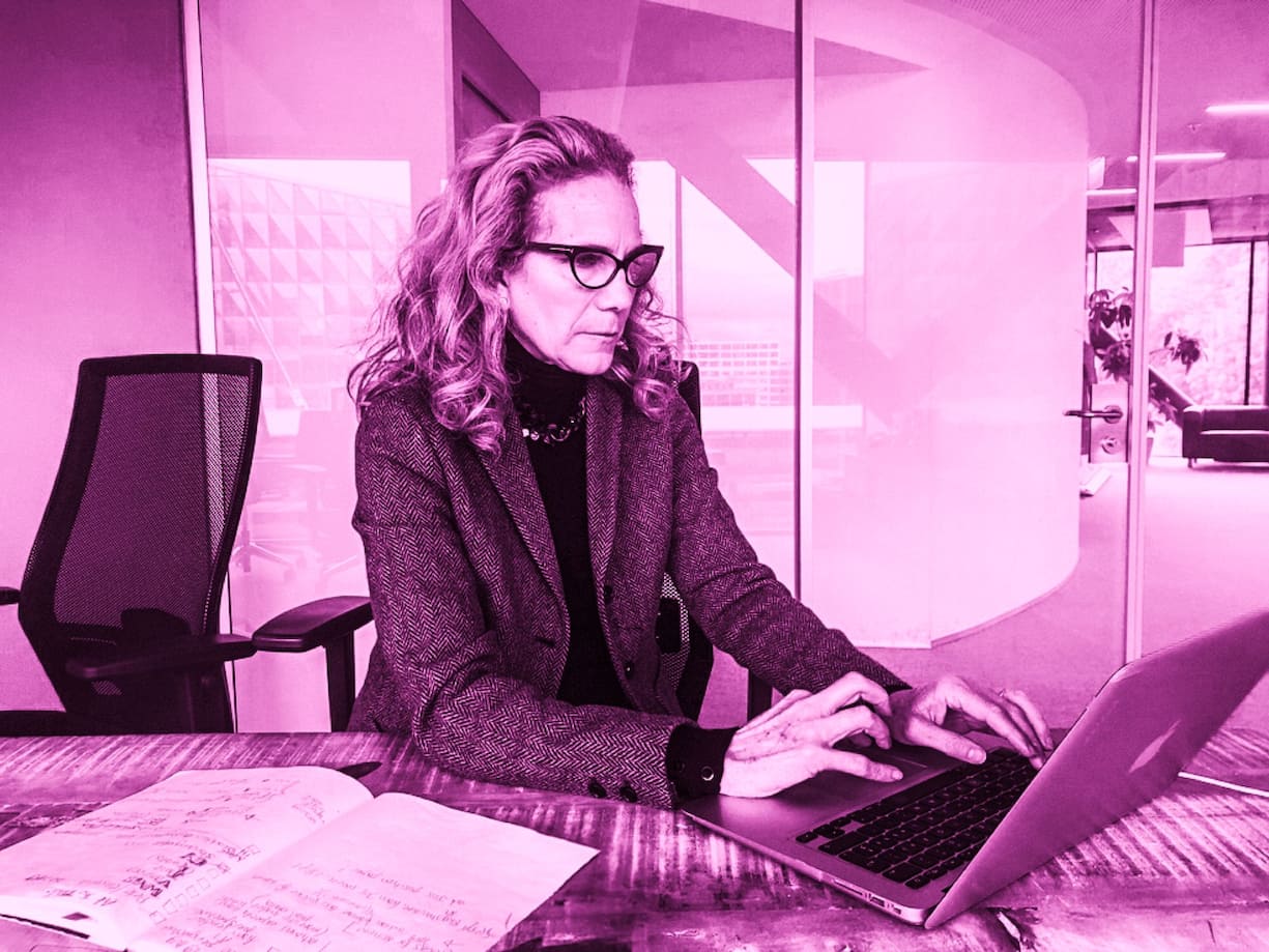 <p>Caitlin Kraft-Buchman lutte contre les IA discriminatoires et racistes.</p>
<p></p>