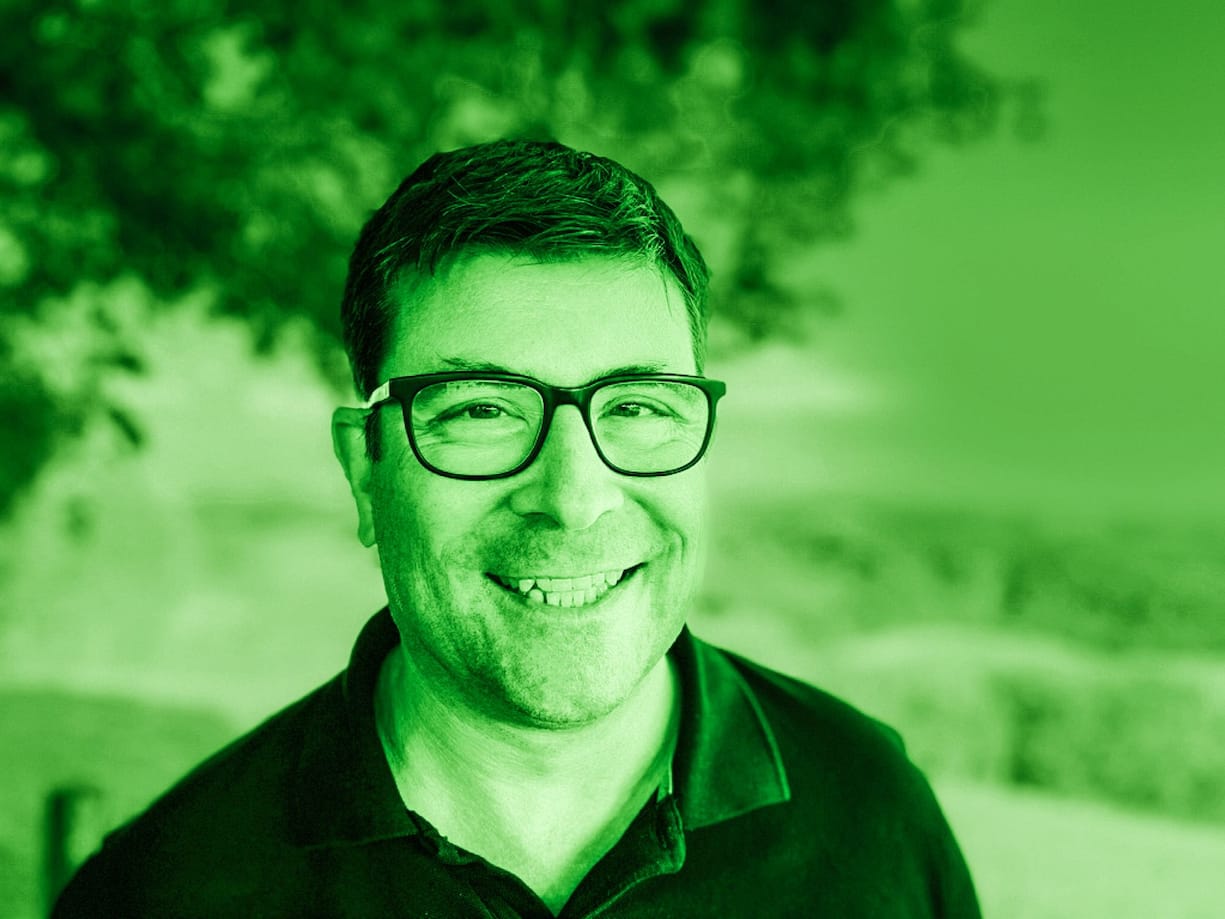 <p>Marco Mattmann facilite le quotidien des agriculteurs avec le gestionnaire de ferme numérique Barto.</p>