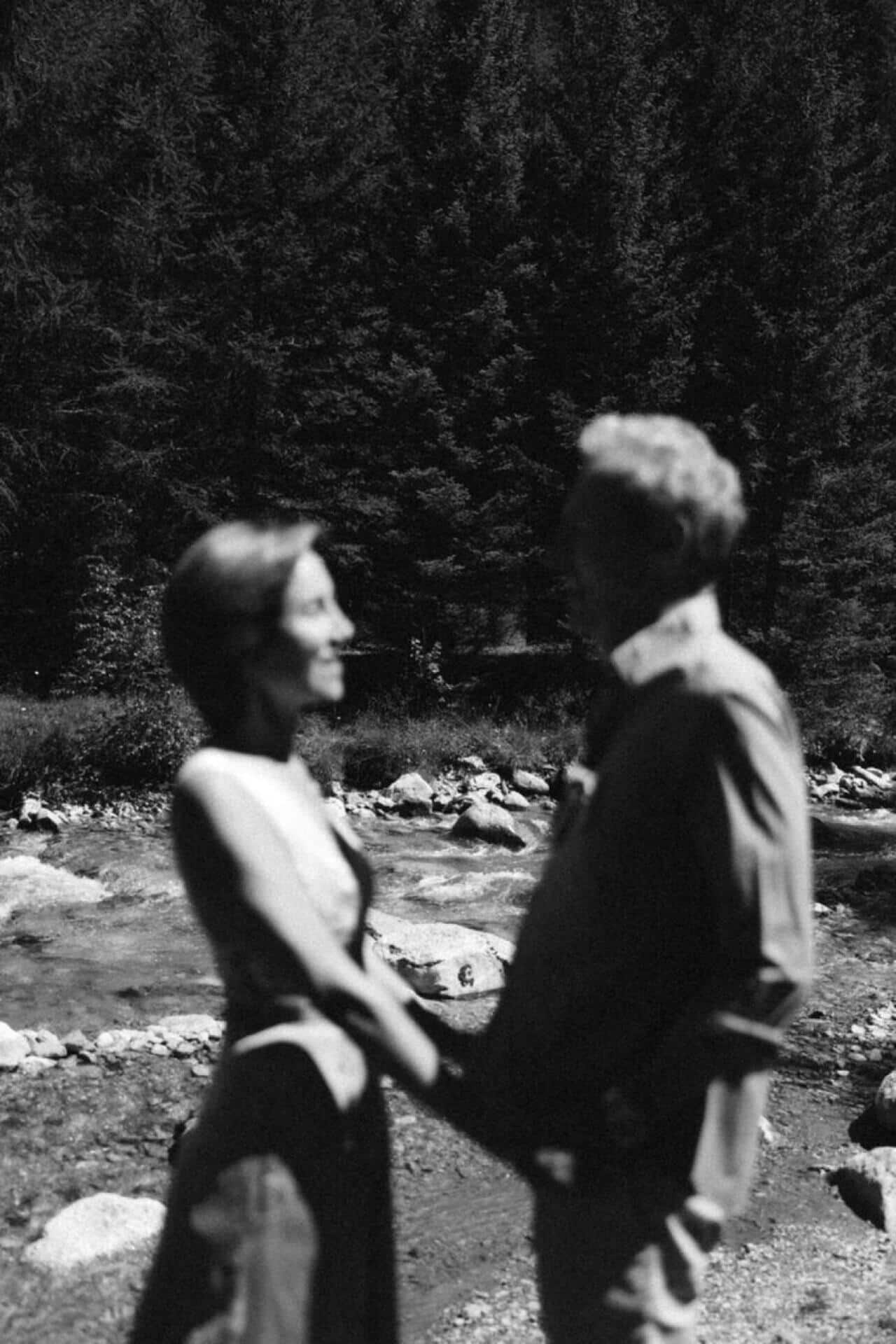 Raymond Bär et Carolina Müller-Möhl, qui fut mariée en premières noces au banquier Ernst Müller-Möhl (décédé en 2000 dans un accident d'avion), se sont dit "oui" à l'été 2025 en petit comité familial. Il s'agit également d'un second mariage pour Raymond Bär.