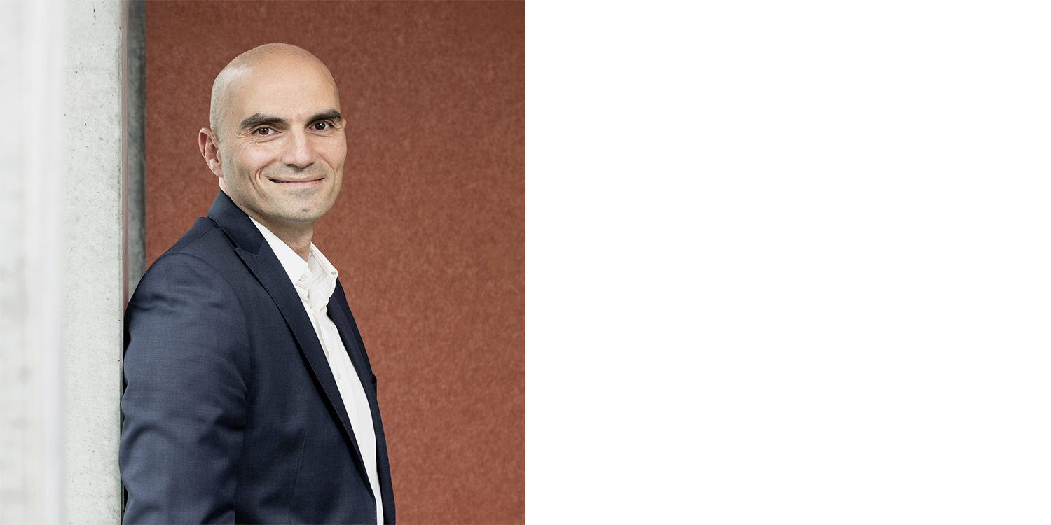 Mohamad Ali Mahfouz aide les clients à utiliser correctement les nouvelles technologies.