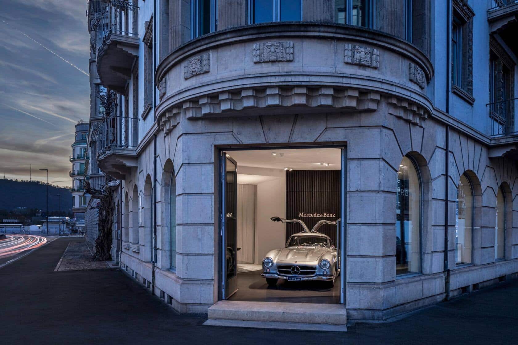 Mercedes lance un showroom à Zurich présentant ses modèles haut de gamme.