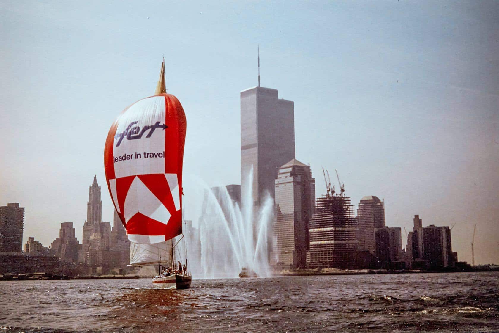 Dans les années 1980, l’entreprise, sponsor du voilier de course UBS Switzerland, fait naviguer ensemble les pompiers genevois et  news-yorkais.