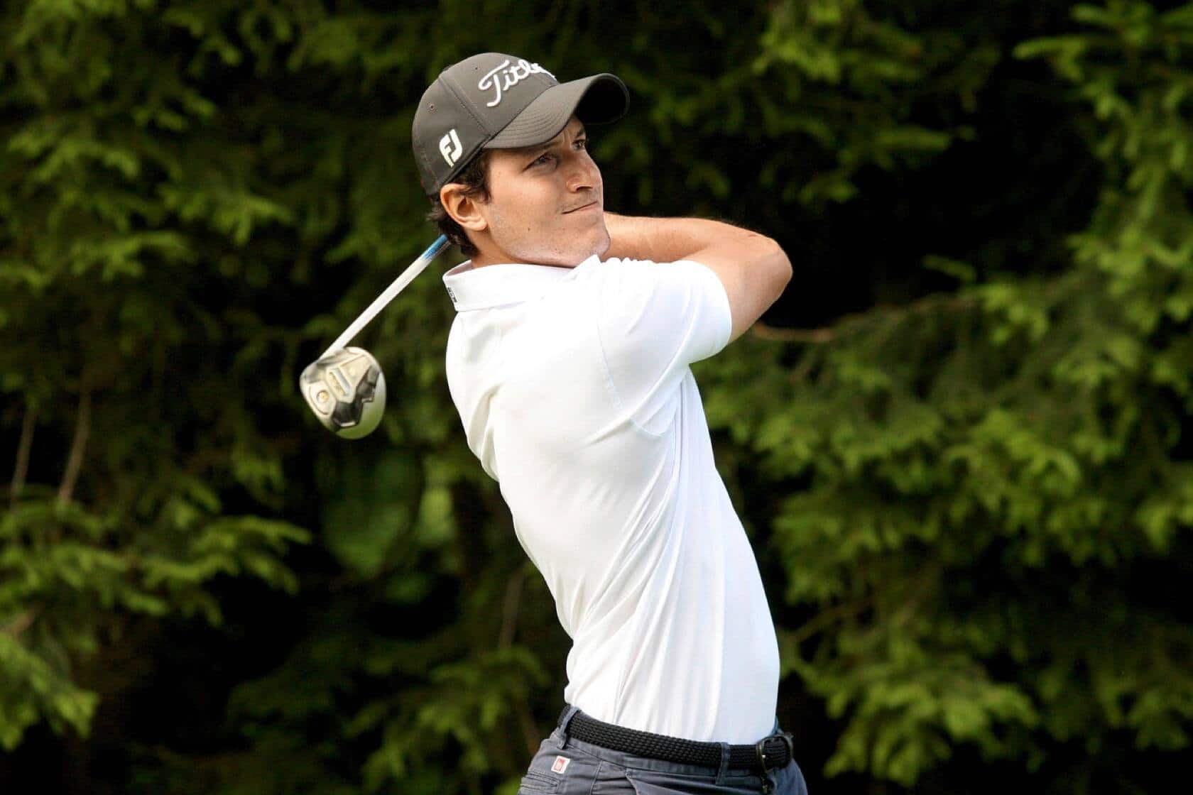 Loïc Brunschwig jouant au golf