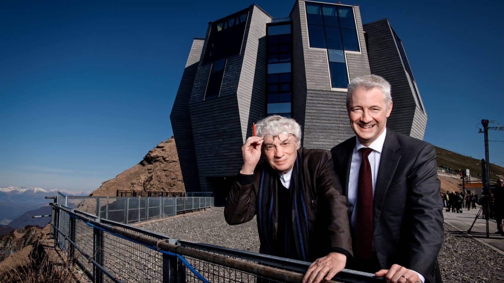 Fabrice Zumbrunnen inaugure le restaurant du Monte Generoso de Mario Botta