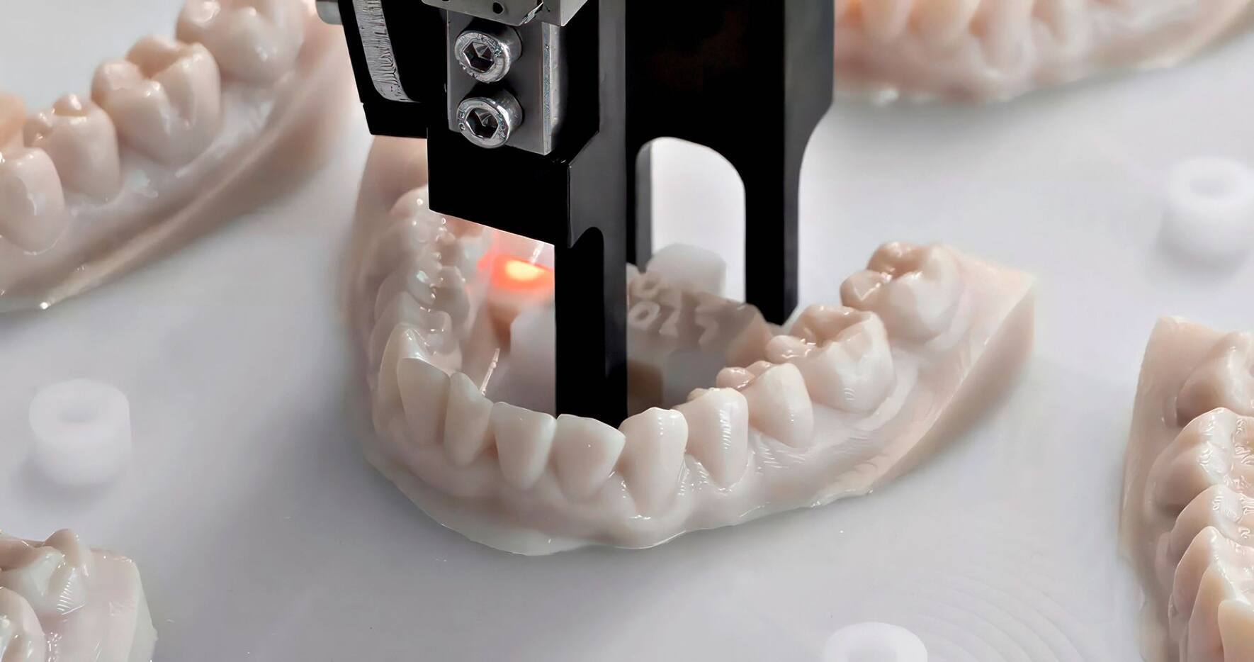 Dentalcenters.ch et Bestsmile - En Suisse romande, le groupe Migros, qui emploie plus de 400 dentistes  dans le pays, reste à l’affût d’opportunités.