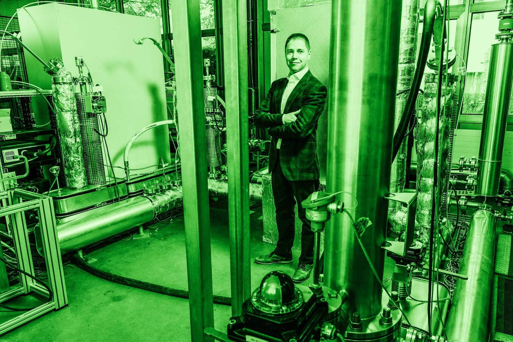 Mario Michan filtre les substances nocives des gaz d’échappement.