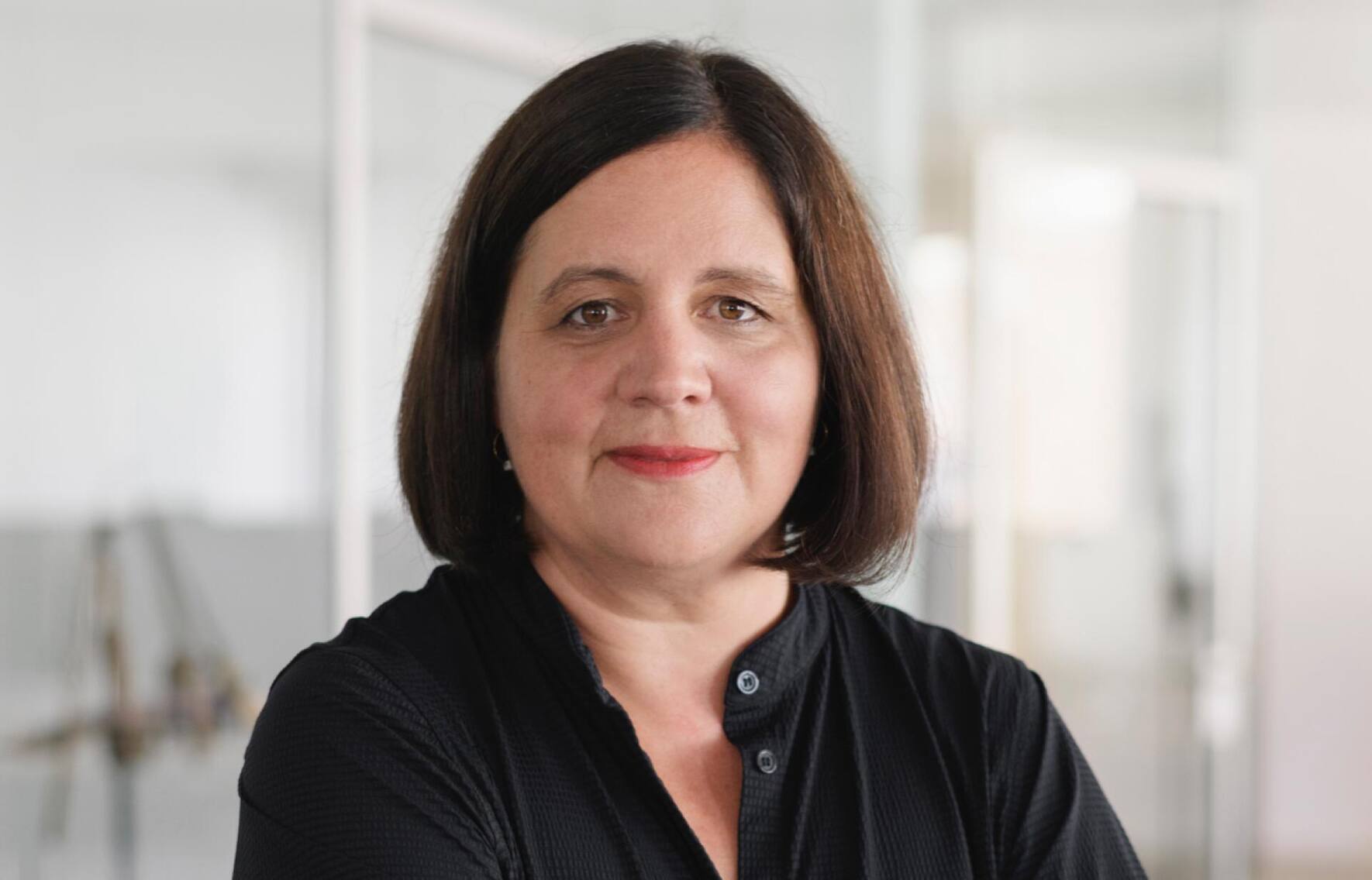 Nadja Perroulaz développe et conseille dans les domaines des plateformes web, des boutiques en ligne et des applications mobiles.