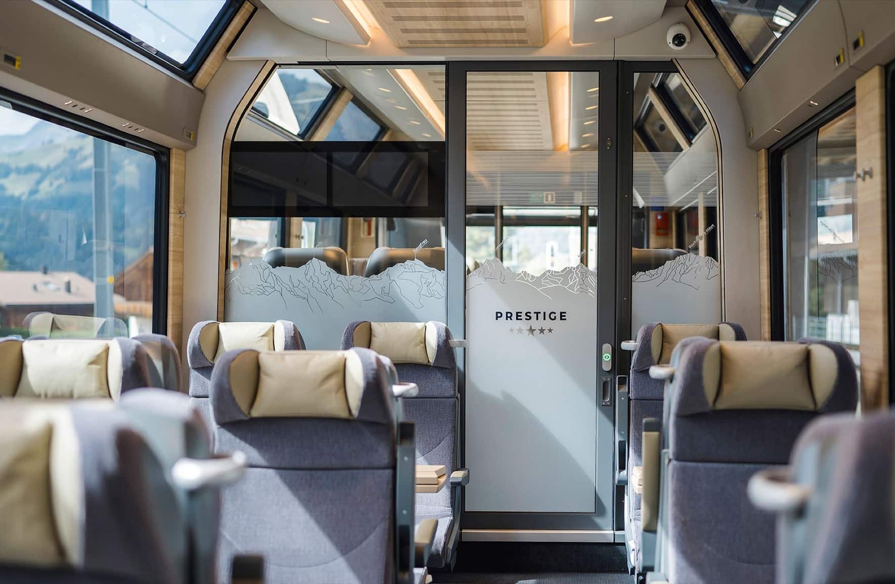 Le MOB a confié le design extérieur au bureau turinois Pininfarina.