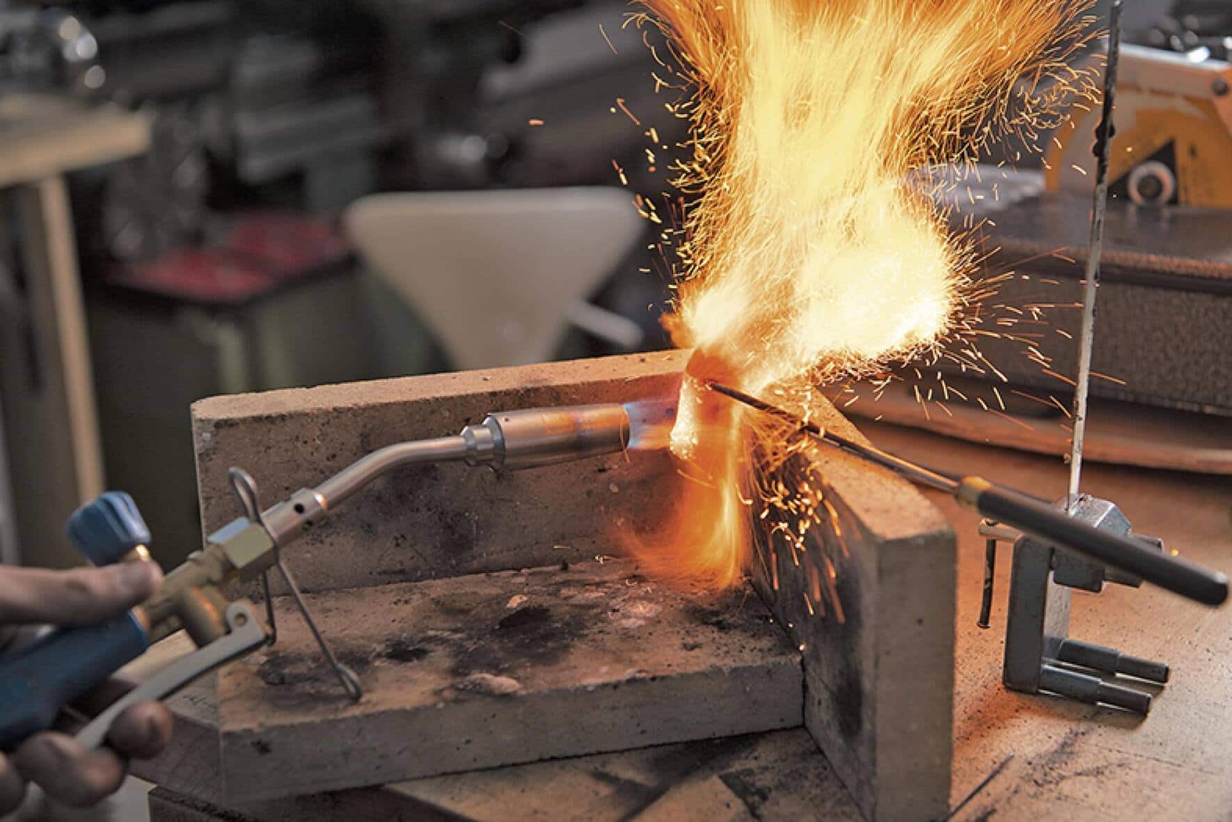 L’art de contrôler le centième de millimètre sans assistance informatique.