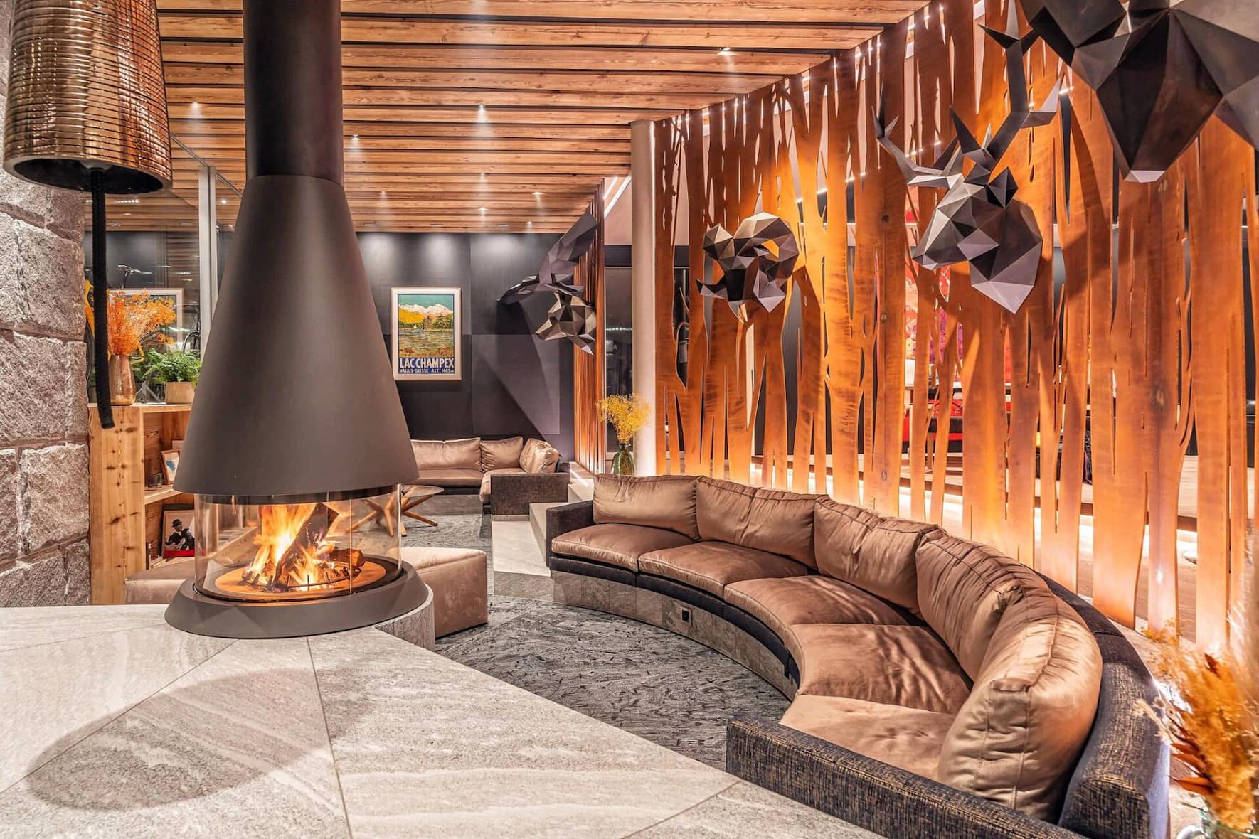 Au Club alpin, lobby